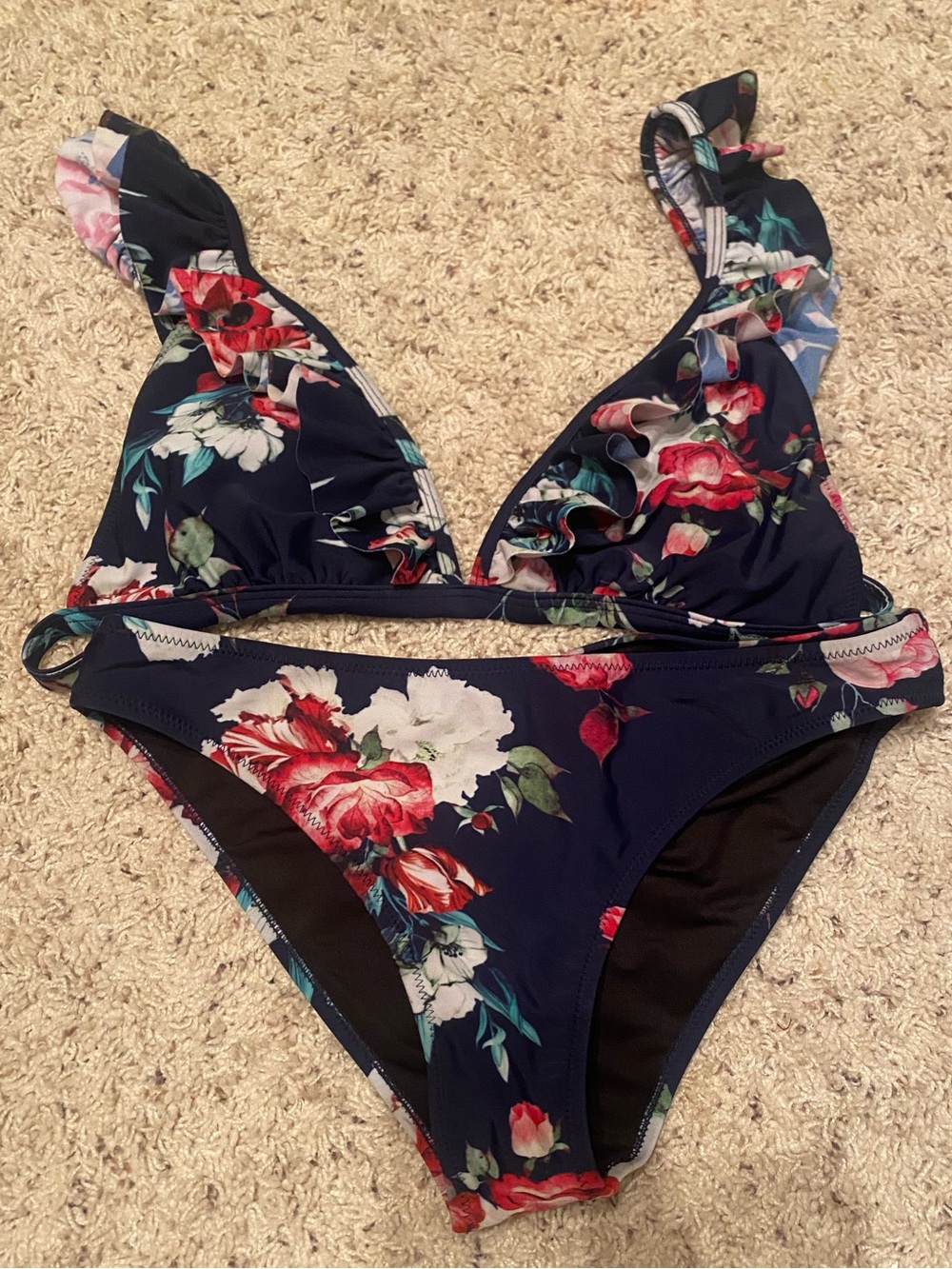 Cupshe Navy Floral Ruffle Bikini Set with Red & White Blooms EUC size medium